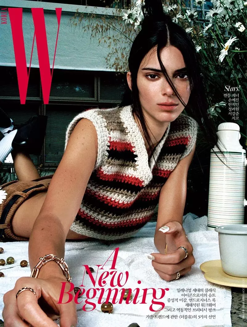 Kendall Jenner posiert in herausragenden Styles für W Korea