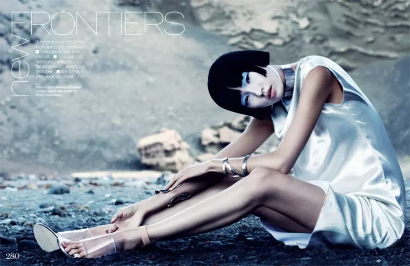 Wang Xiao Dons Gaya Futuristik untuk Elle UK Mac 2013 oleh Marcus Ohlsson