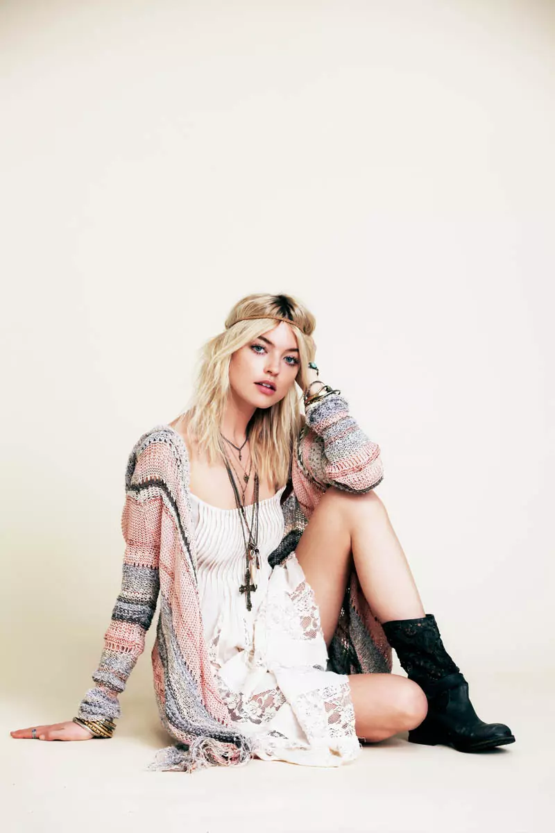 مارتا هانت برای فصل جشنواره در Free People's New Lookbook آماده است