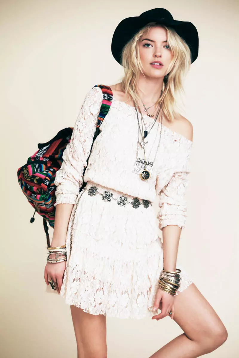 Martha Hunt është gati për sezonin e festivaleve në Free People's New Lookbook