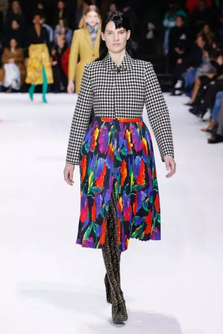 Balenciaga 2018-يىلى كۈز پەسلىگە ماس كېلىدۇ