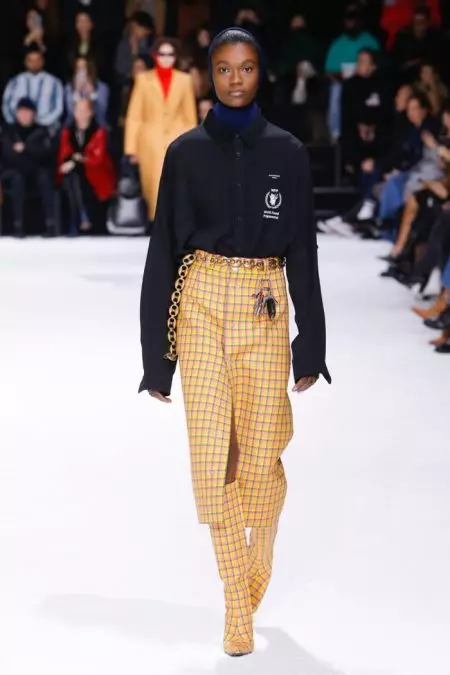 Díríonn Balenciaga ar Fit for Fall 2018