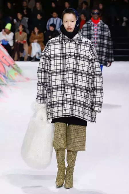 Nakatuon ang Balenciaga sa Fit for Fall 2018