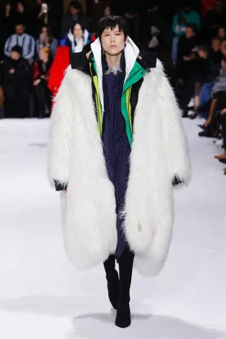 Balenciaga se centra en Fit para el otoño de 2018