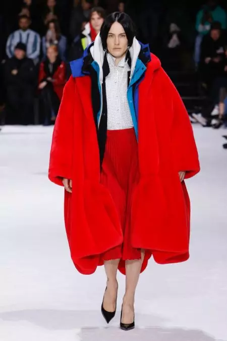 Balenciaga Inaangazia Fit for Fall 2018