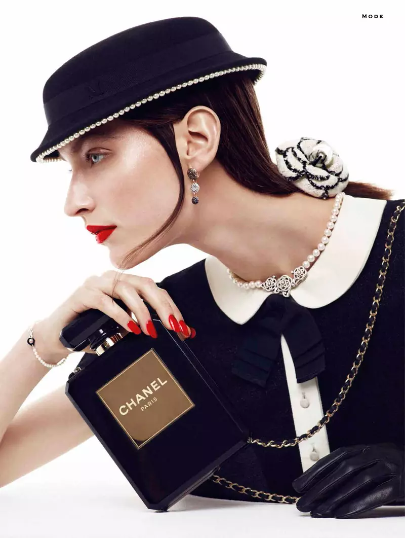 Marikka Juhler ji bo Alvaro Beamud Cortes di Stylist #27 de Chanel Chic e