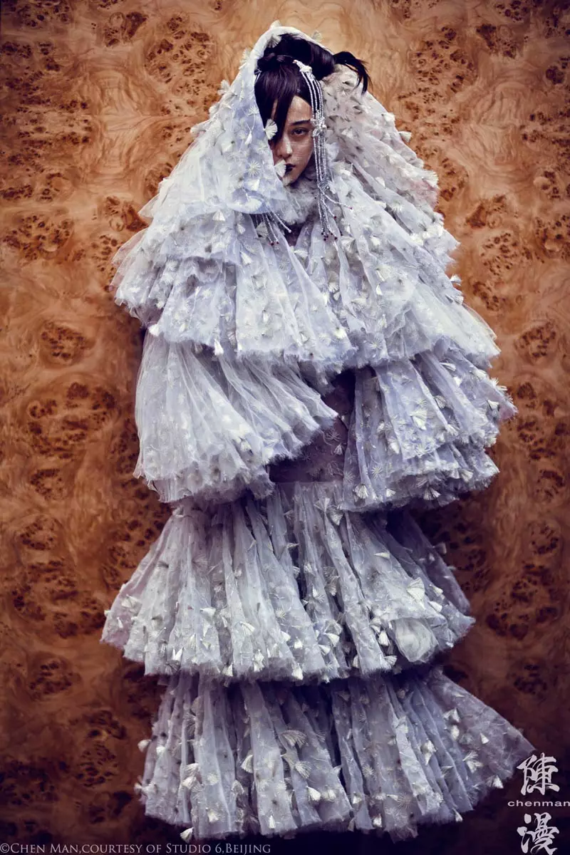 Fan Bingbing posa per Chen Man in uno stile impreziosito per il numero di i-D dell'autunno 2012