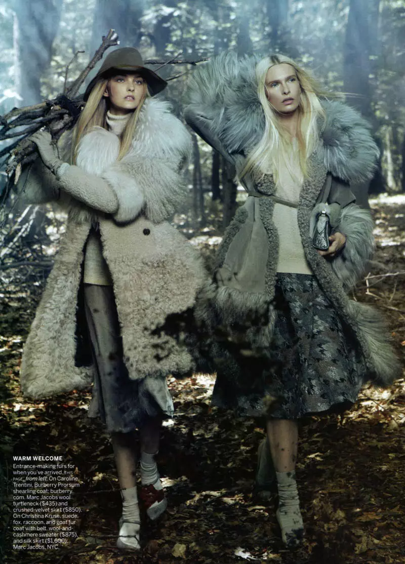 Sasha Pivovarova, Caroline Trentini & Christina Kruse in Universal Coverage von Steven Meisel | Vogue US August 2010
