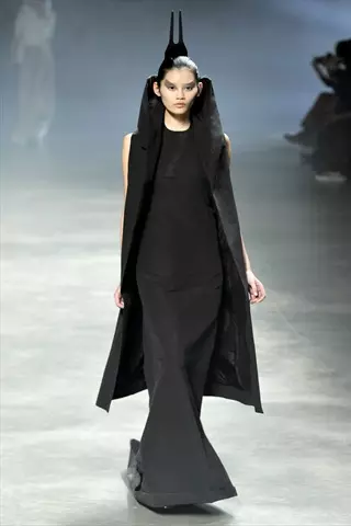 Rick Owens mùa xuân 2011 | Tuần lễ thời trang Paris