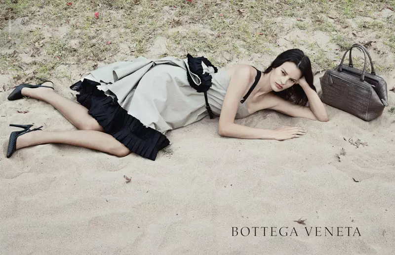 Amanda Murphy Lands Bottega Veneta's Spring/Summer 2014 ව්‍යාපාරය