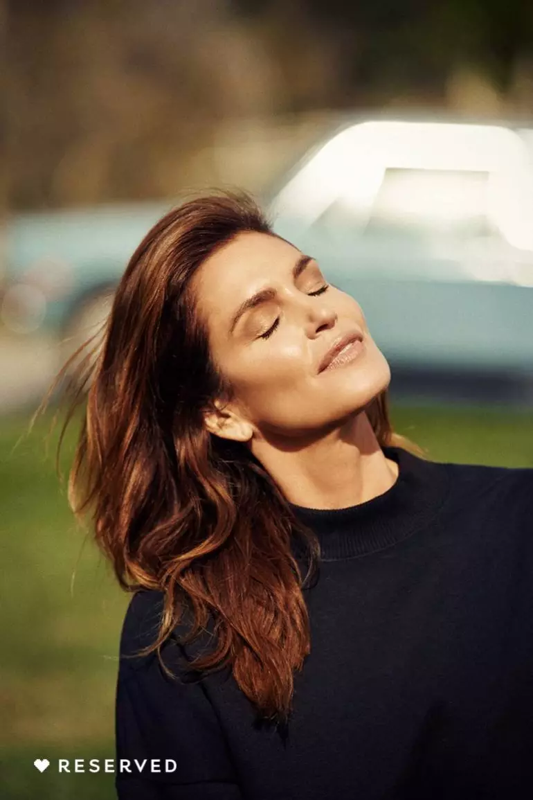 Supermodel Cindy Crawford staan voor Reserved se lente-somer 2018-veldtog