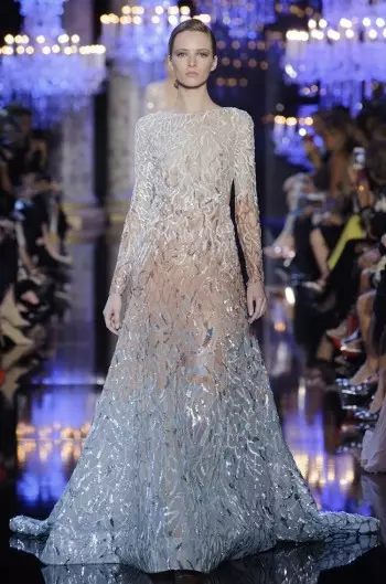 Elie Saab se herfs-couture-versameling is 'n ode aan die stad van lig