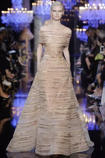 O le Fall Couture Collection a Elie Saab o se Ode i le Aai o le Malamalama