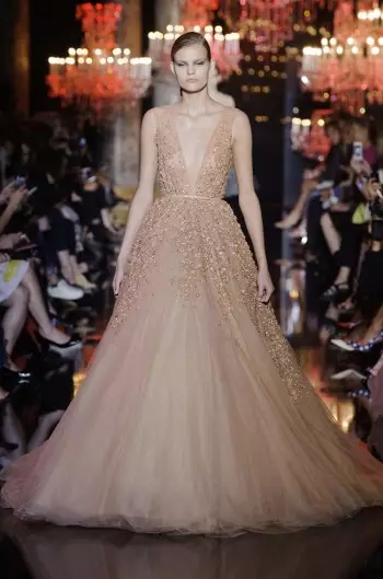 La colección Fall Couture de Elie Saab es una oda a la Ciudad de la Luz