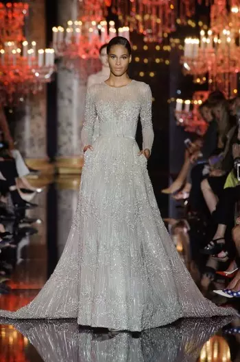 Die Herbst-Couture-Kollektion von Elie Saab ist eine Ode an die Stadt der Lichter