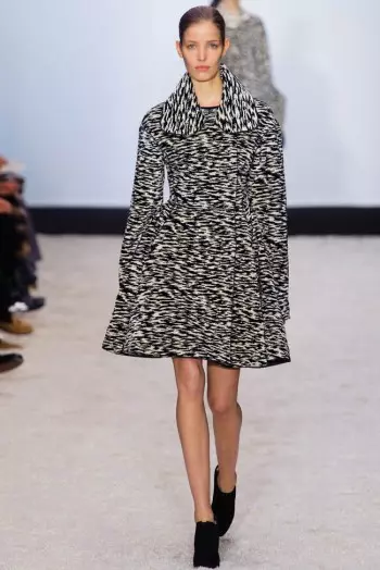 Giambattista Valli ဆောင်းရာသီ/ဆောင်းရာသီ 2014 | ပဲရစ်ဖက်ရှင်ရက်သတ္တပတ်