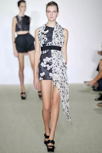 Giambattista Valli გაზაფხული/ზაფხული 2014 | პარიზის მოდის კვირეული