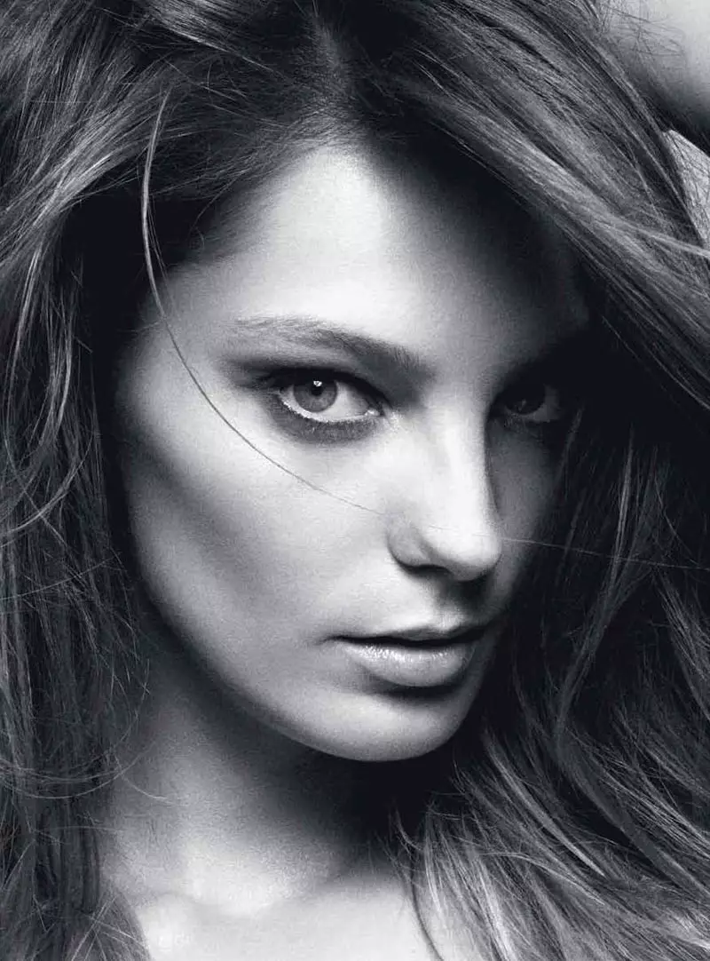 Daria Werbowy از ڈینیئل جیکسن برائے ووگ آسٹریلیا جون 2012