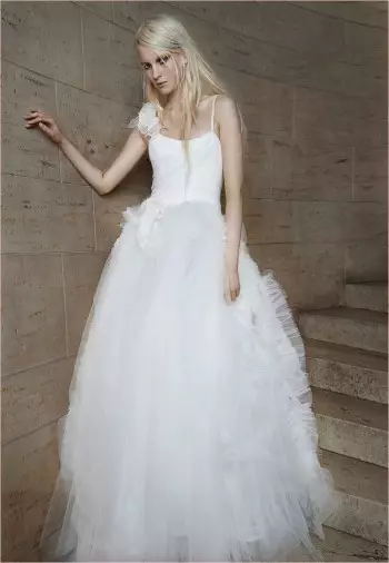 Vegeu la col·lecció nupcial Ethereal Spring 2015 de Vera Wang