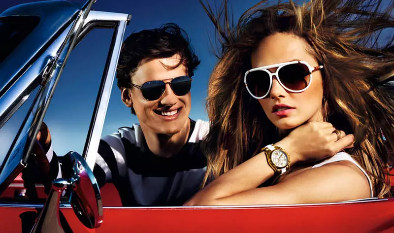 Karmen Pedaru jẹ Glam California fun Ipolongo Orisun omi 2013 Michael Kors nipasẹ Mario Testino