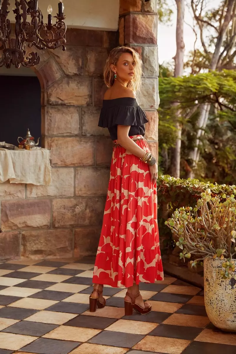 Victoria Germyn Models Retro Prints hauv Mister Zimi Casa Campaign