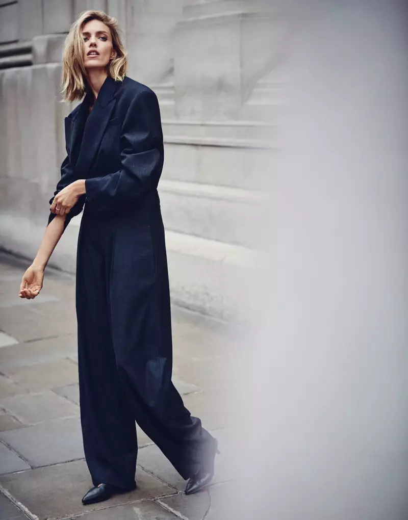 Nababagay si Anja Rubik sa Business Style para sa The Edit