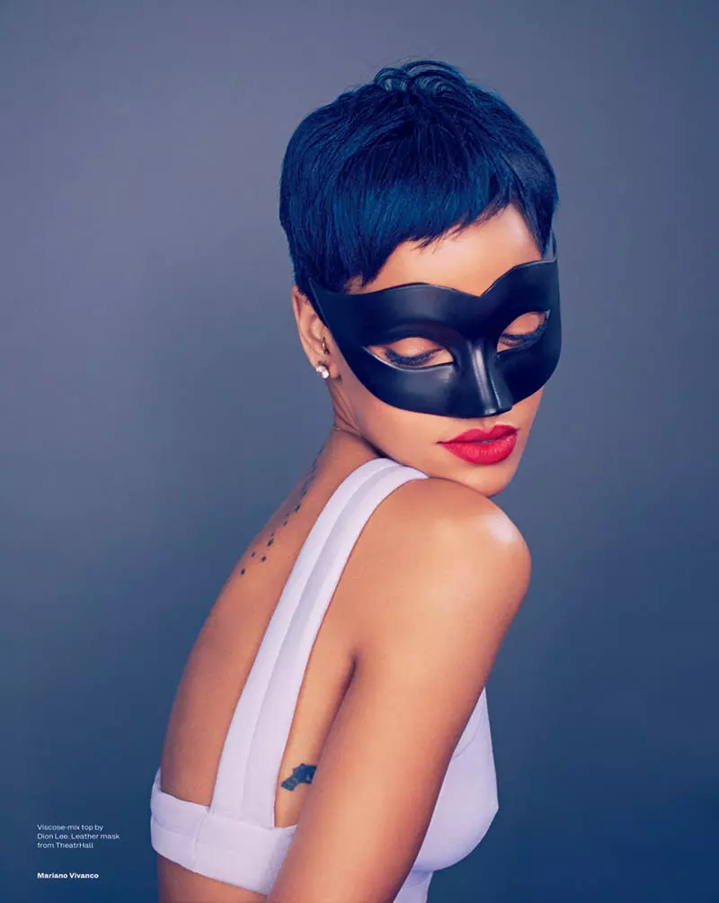 Rihanna Stars ក្នុងកម្មវិធី Elle UK's April Cover Shoot ដោយ Mariano Vivanco