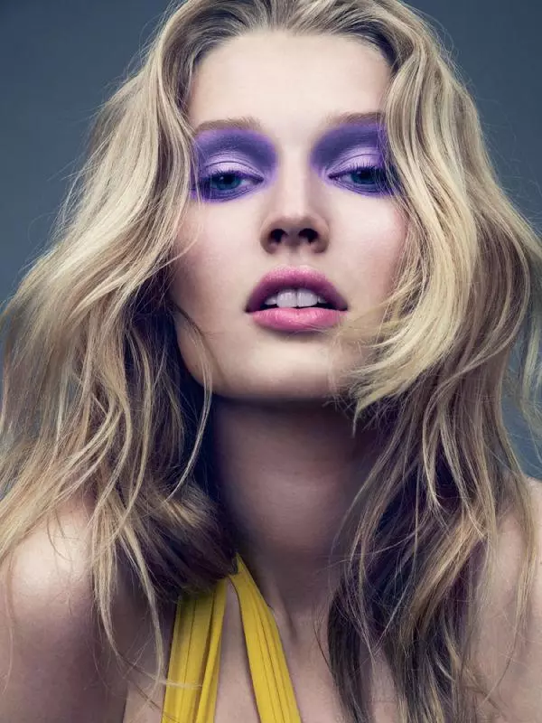 Toni Garrn oleh David Slijper untuk Elle France