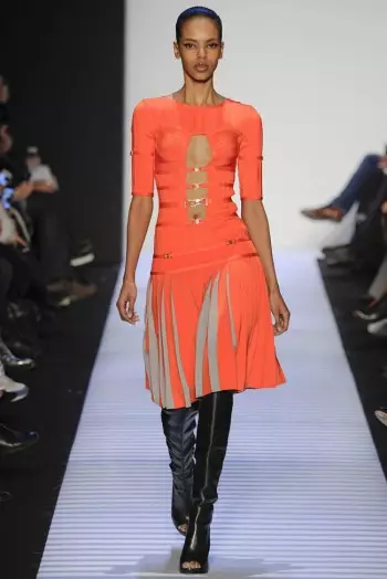 Herve Leger በማክስ Azria ውድቀት / ክረምት 2014 | የኒውዮርክ ፋሽን ሳምንት