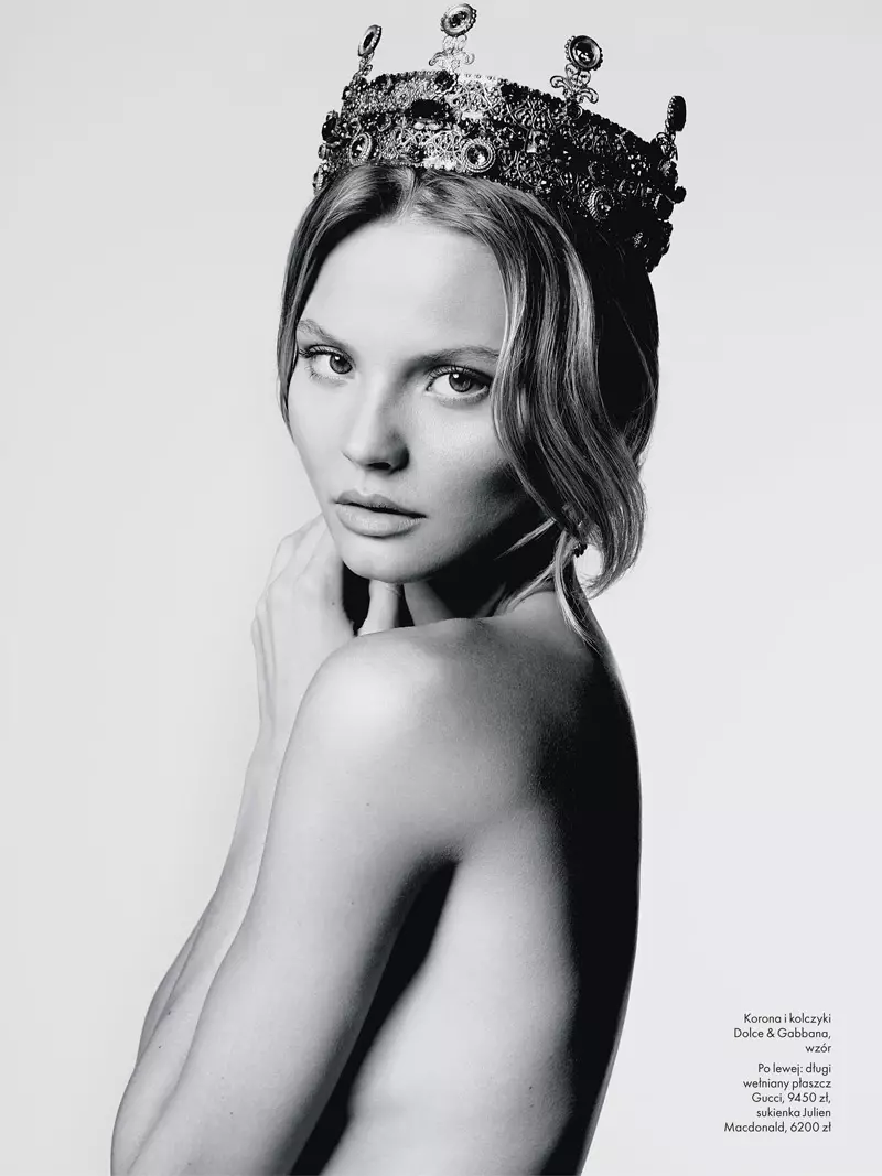 Magdalena Frackowiak שטערן אין Elle Poland's September Issue