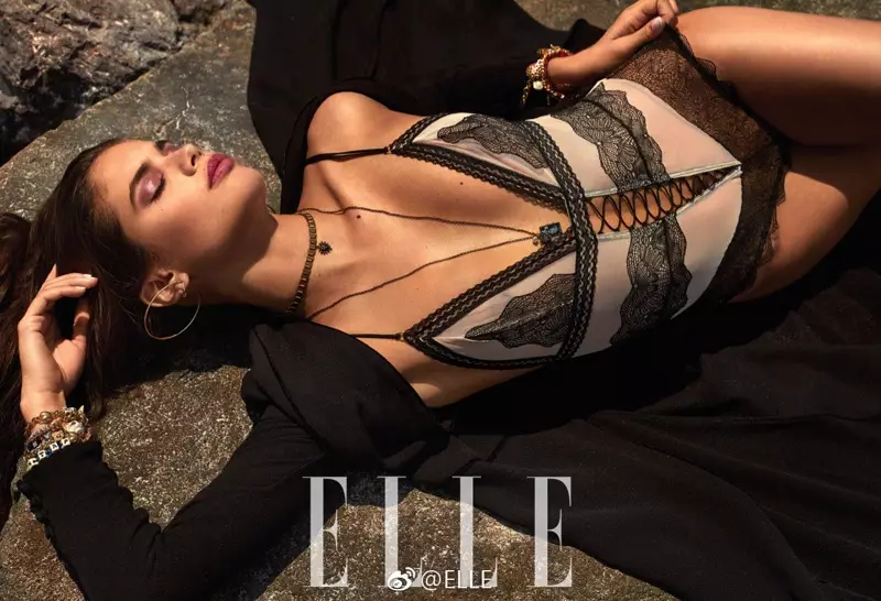 Gipakita ni Sara Sampaio ang Kainit sa ELLE China Cover Story