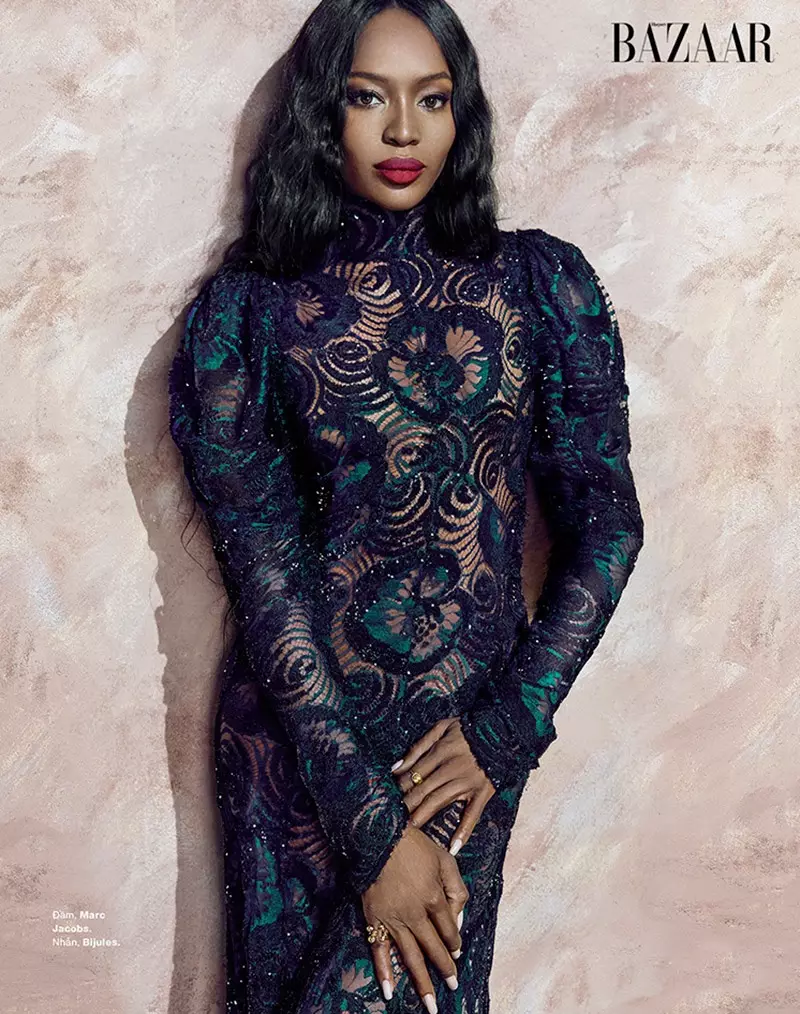 Naomi Campbell Stuns sa Bazaar Vietnam Shoot ni An Le