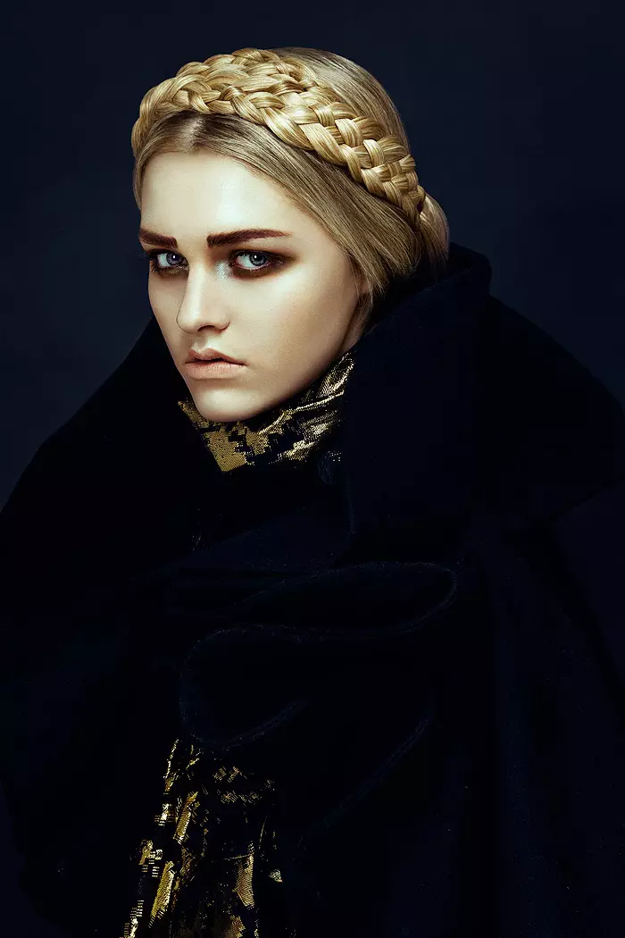 Zhang Jingna Captures Aristocratic Beauty rau Harper's Bazaar Nyab Laj