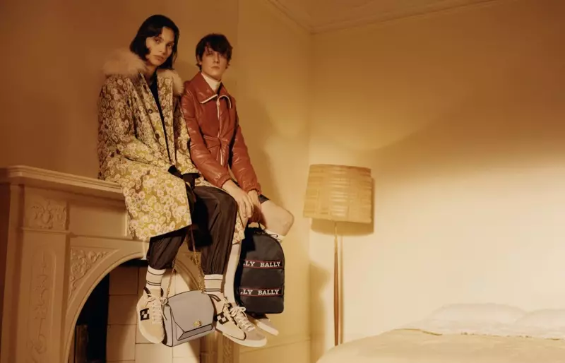 Colin Dodgson captura a campaña primavera-verán 2018 de Bally