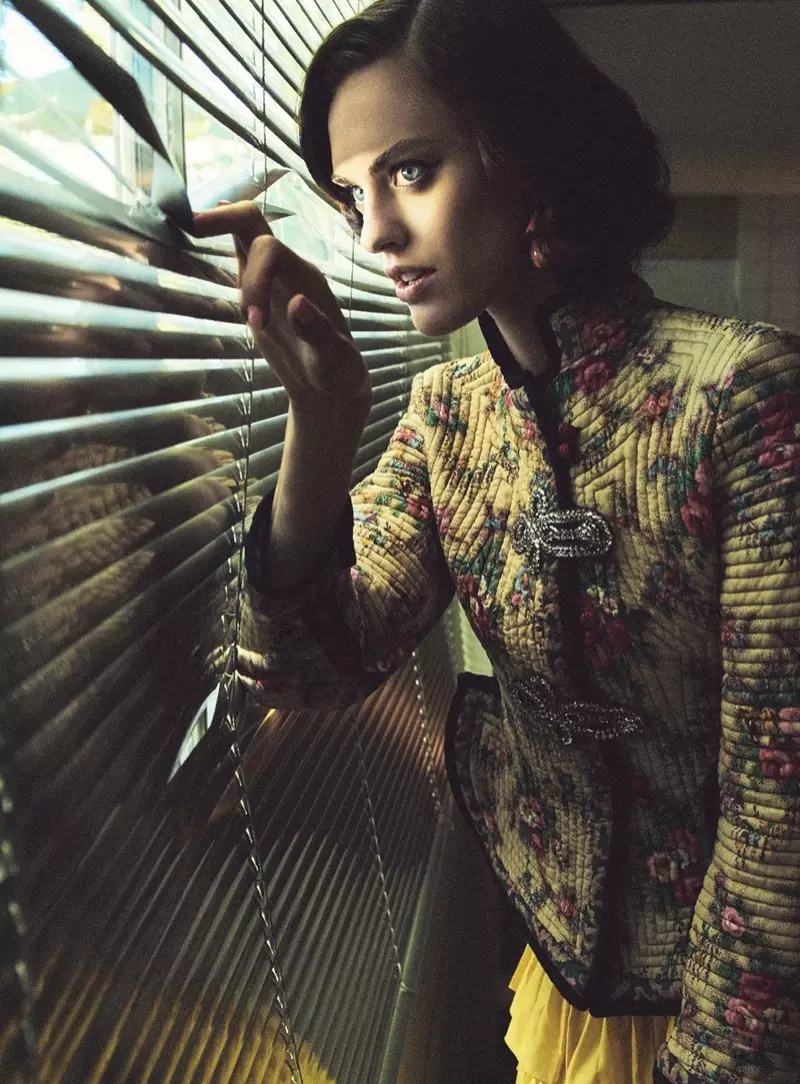 Sarah Brannon Models Retro Prints ee Harper's Bazaar Germany