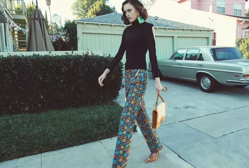 Sarah Brannon Models Retro Prints por Harper's Bazaar Germanio