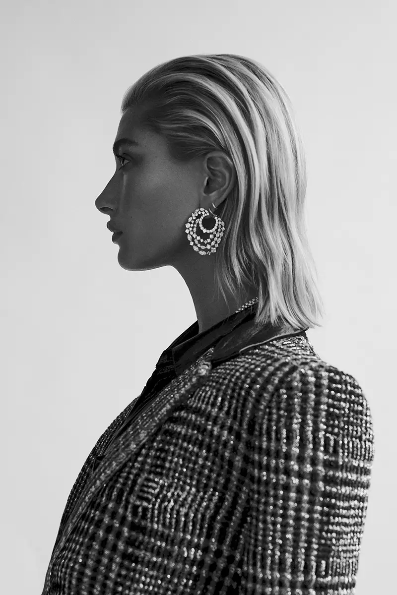 Hailey Baldwin Amapereka Kuchuluka kwa Vogue Arabia