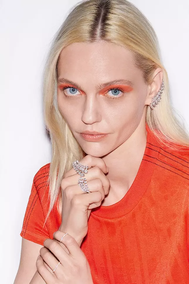 Messika Jewelry onthult nieuwe campagne met Sasha Pivovarova