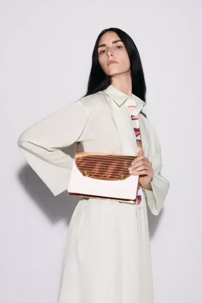 Ang Katalogo ng Spring 2013 ni Sonia Rykiel ay nag-tap kay Danielle Zinaich