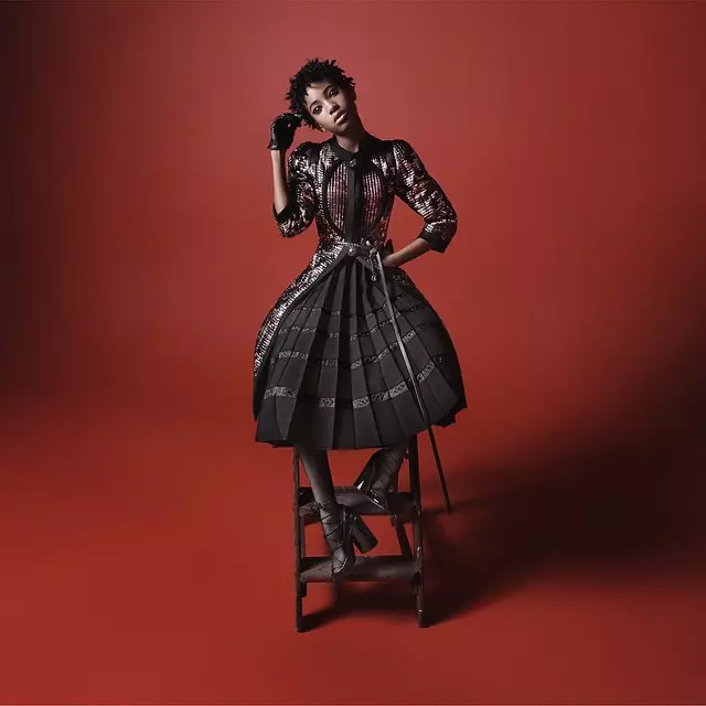 Marc Jacobs nwetara ihe nkedo eclectic maka mgbasa ozi ọdịda-oyi 2015 ya gụnyere Willow Smith na Cher.