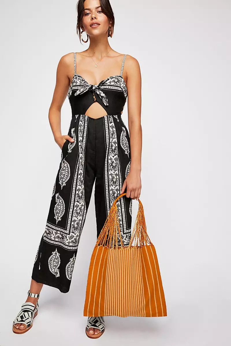 Free People Feel The Sun Jumpsuit, Lëkurë Catalina Loafer dhe Luz Fabric Tote