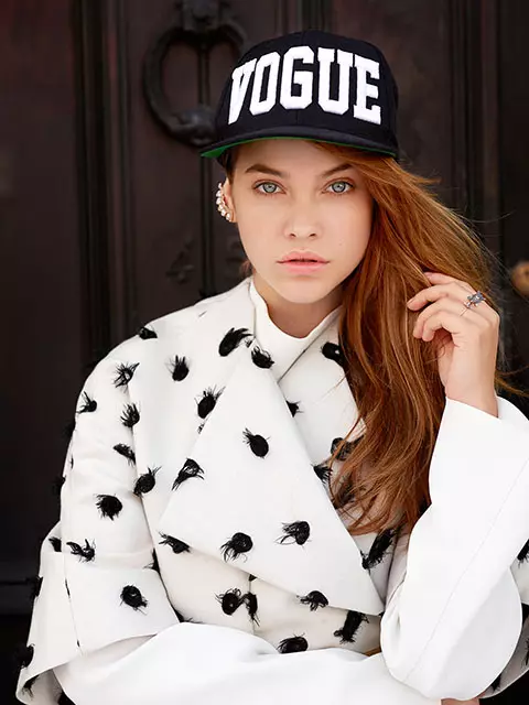 Barbara Palvin & Stella Maxwell Tampil di Jalan untuk David Mushegain di Vogue Japan