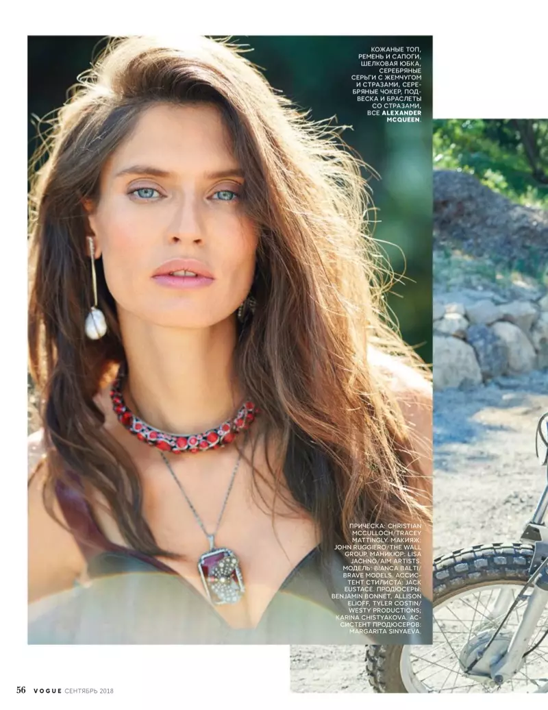 वोग रूस के लिए Bianca Balti मॉडल्स ड्रीमी बोहो स्टाइल्स