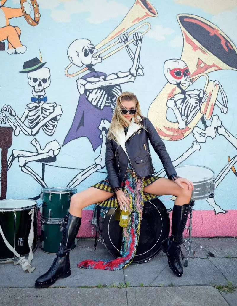 Stella Maxwell übernimmt Street Style in New Orleans für ELLE Italy