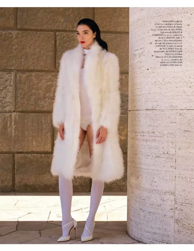 Mariacarla Boscono Models Chic Monochrome Su'e S Moda