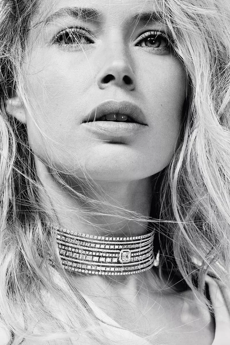 Doutzen Kroes modellerer minimale stiler i S Moda