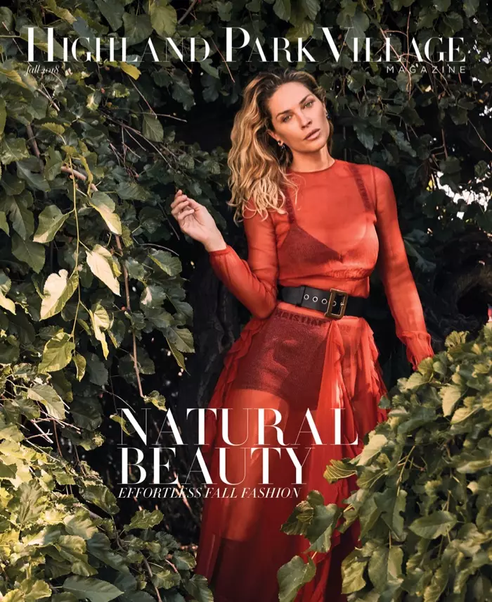 Erin Wasson poseert in zorgeloze mode voor Highland Park Village