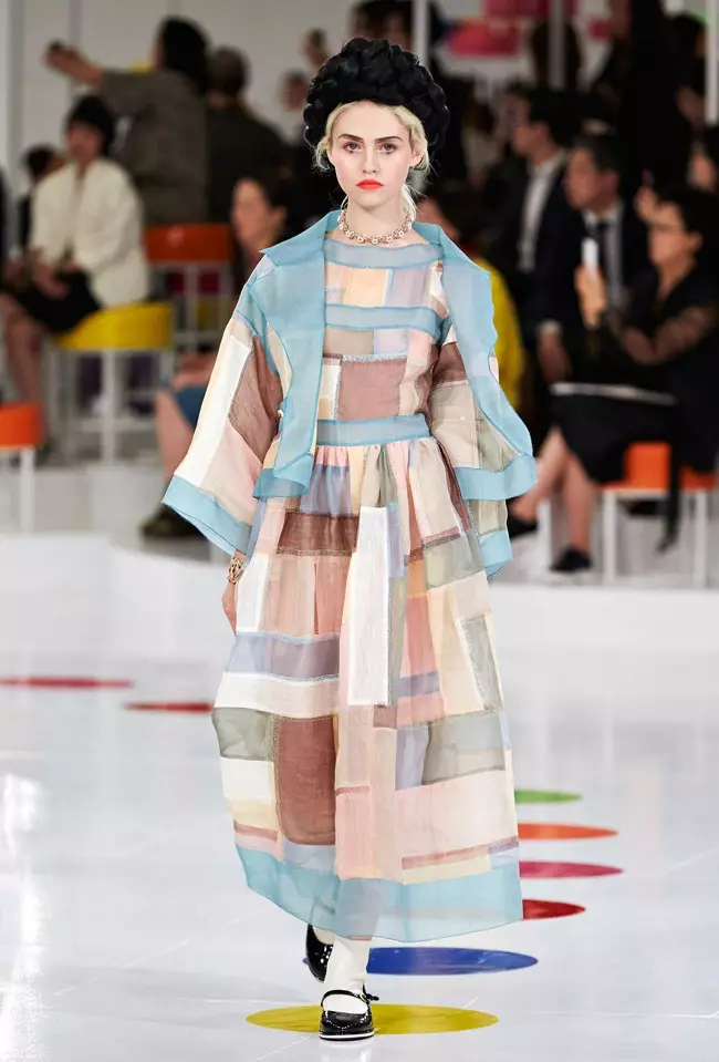 Un look du défilé croisière 2016 de Chanel