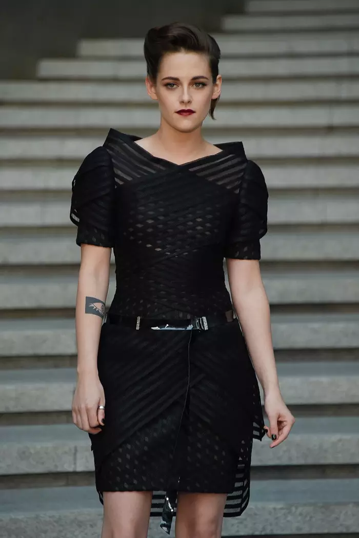 Kristen Stewart li pêşandana Chanel's Cruise 2016 li Koreyê