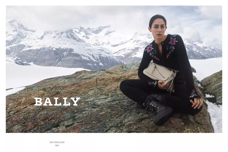 Zoe Ghertner ថតរូប Bally Fall-Winter 2019 cmapaign